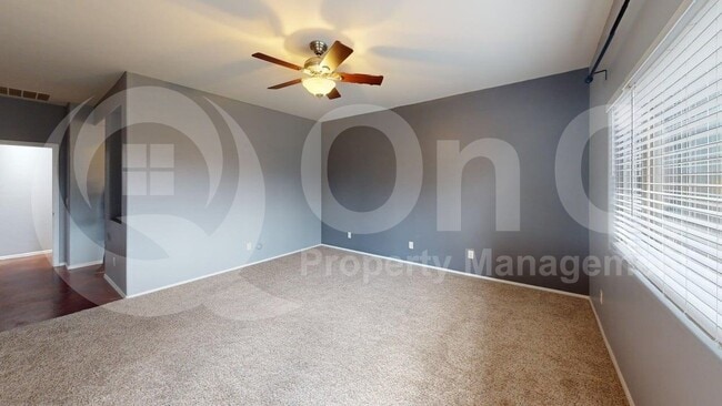 Building Photo - 1419 W Red Creek Dr