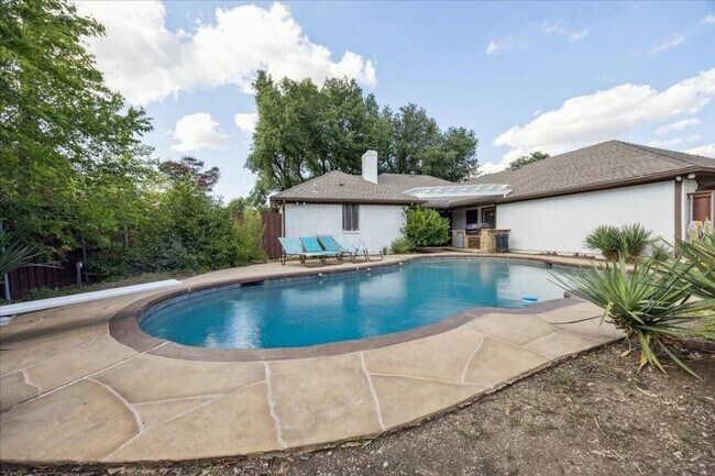 Building Photo - Coming Soon - Carrollton Rental