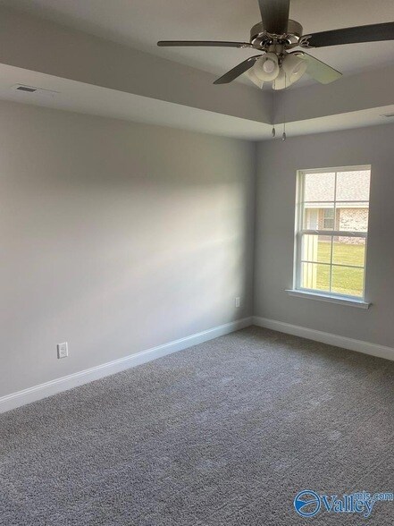 Building Photo - 121 Sorrelweed Dr