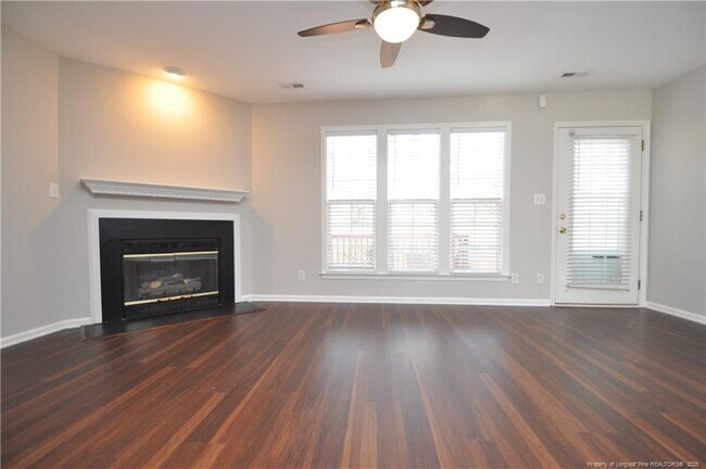 Building Photo - 402 Knightsborough Way