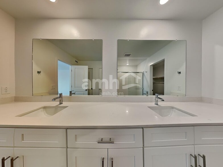 Building Photo - 1509 Aquamarine Dr