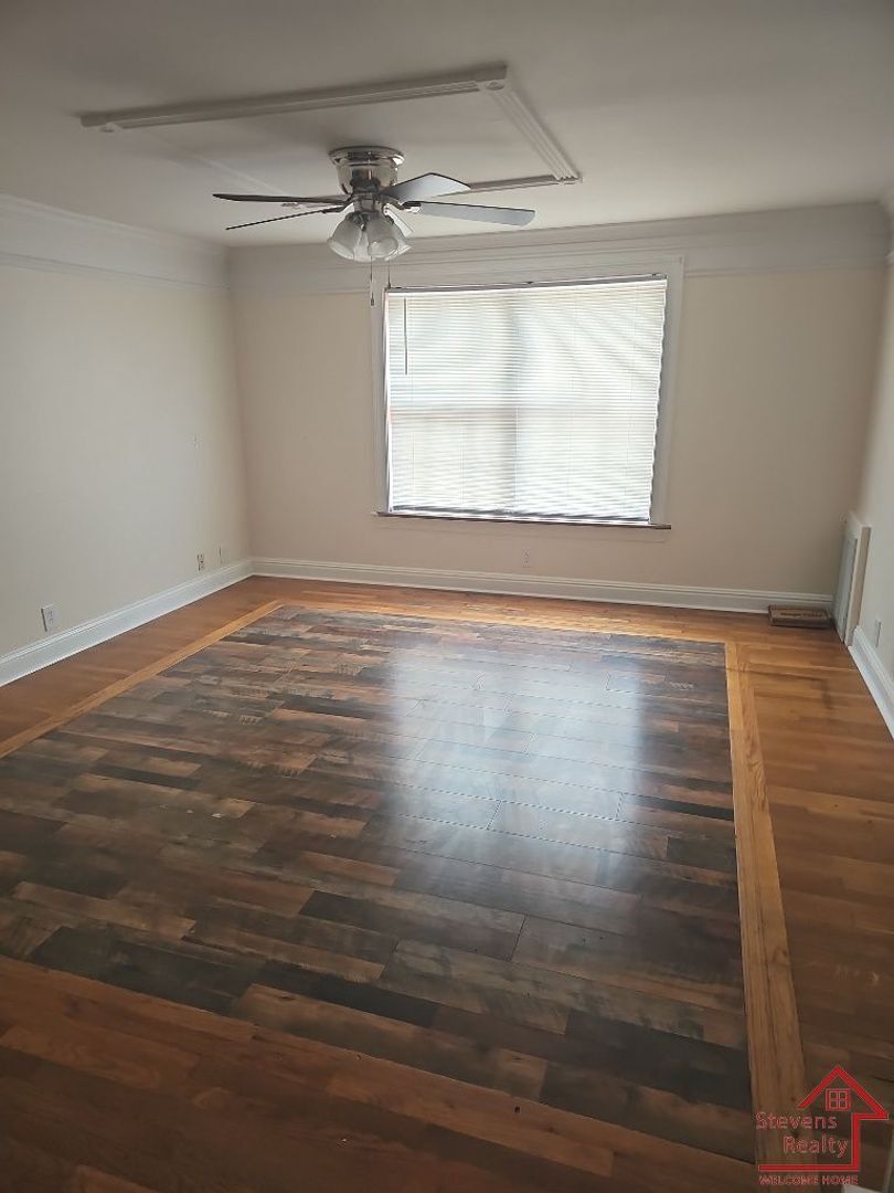 Building Photo - 441 Harding Pl