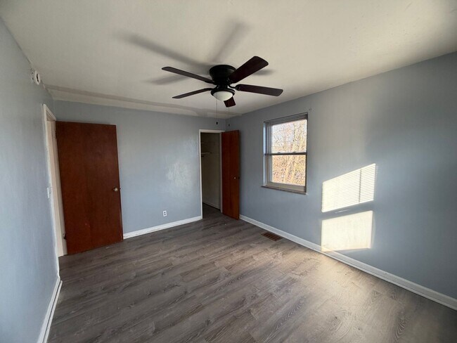 Building Photo - 3440 Robb Ave