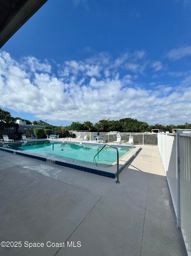 Building Photo - 2160 N Hwy A1A