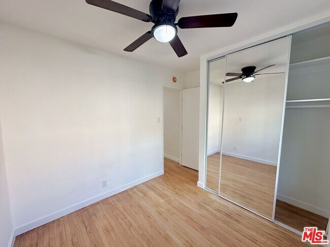 Building Photo - 1108 S Sherbourne Dr