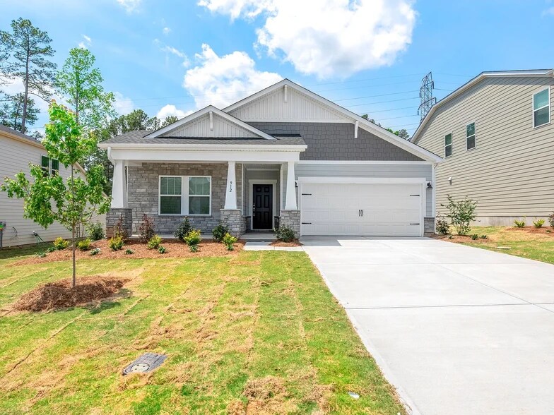 Front of House - 912 Rachel Anne Dr