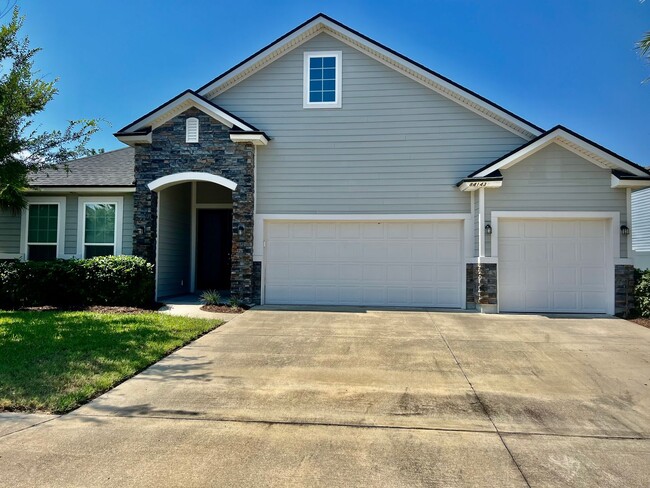 Building Photo - Spacious Luxury Home