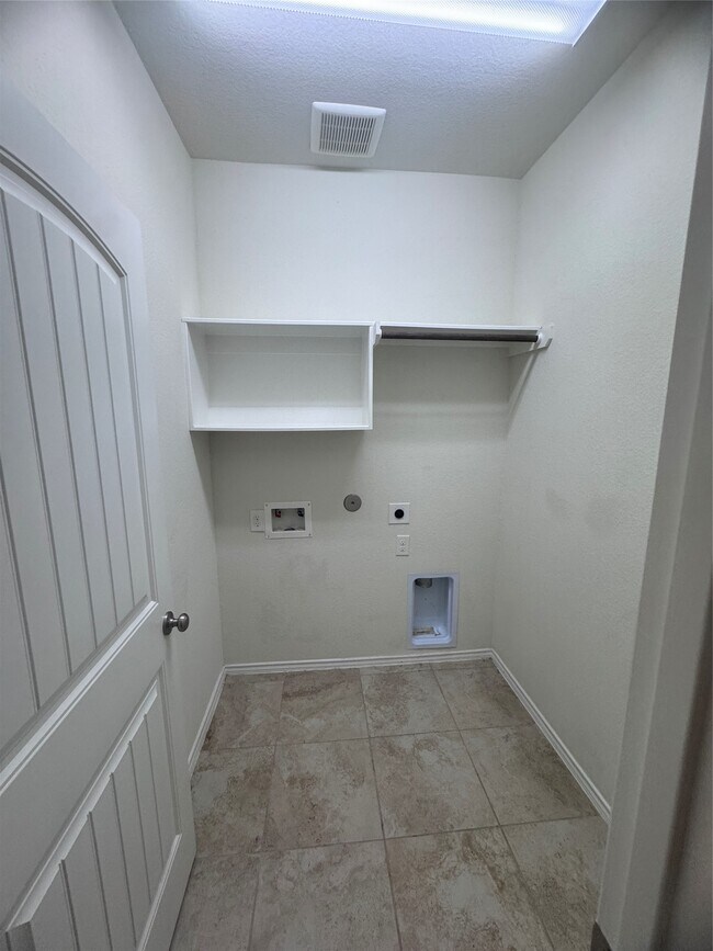 Building Photo - 737 Montclair Mist Ln