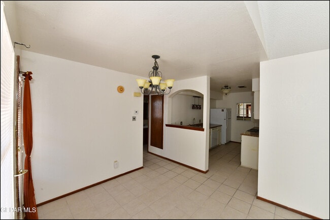 Building Photo - 2629 Lake Victoria Dr