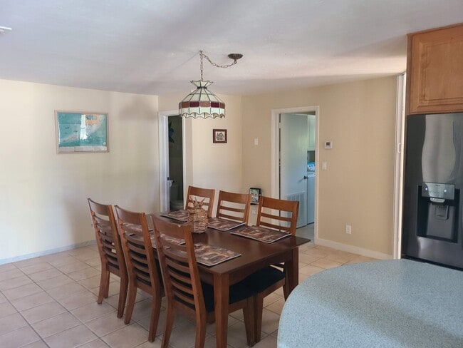 Building Photo - 1735 Bahama Dr