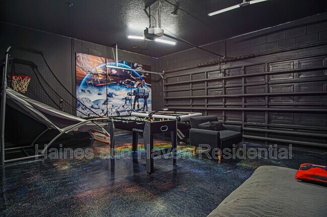 Building Photo - 403 Corvina Dr
