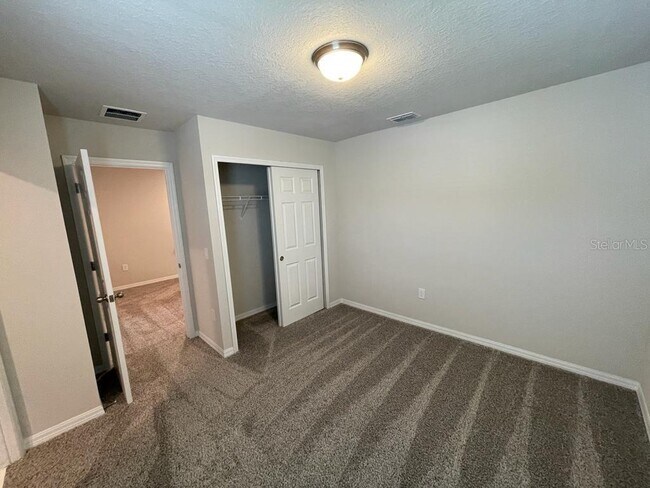 Building Photo - 407 Legacy Lp