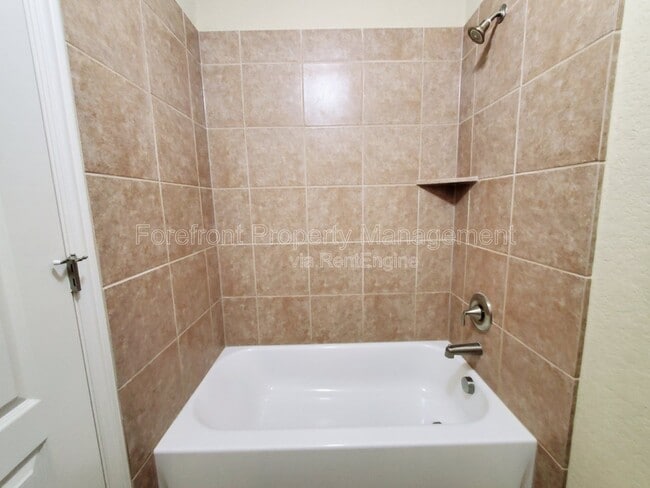 Building Photo - 11927 Jasmine Way