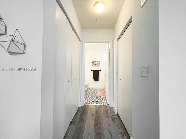 Building Photo - 2275 Biscayne Blvd