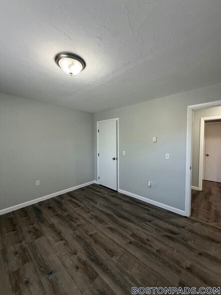 Building Photo - 437 Sunderland Rd