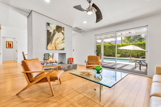 Building Photo - 37535 Melrose Dr