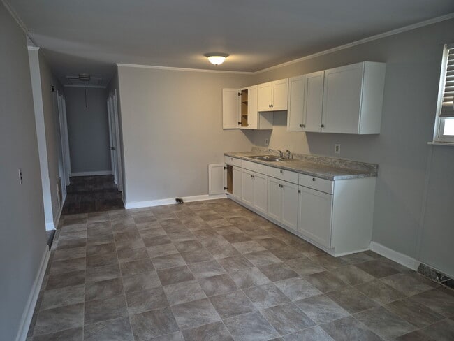 Building Photo - 255 Victoria St