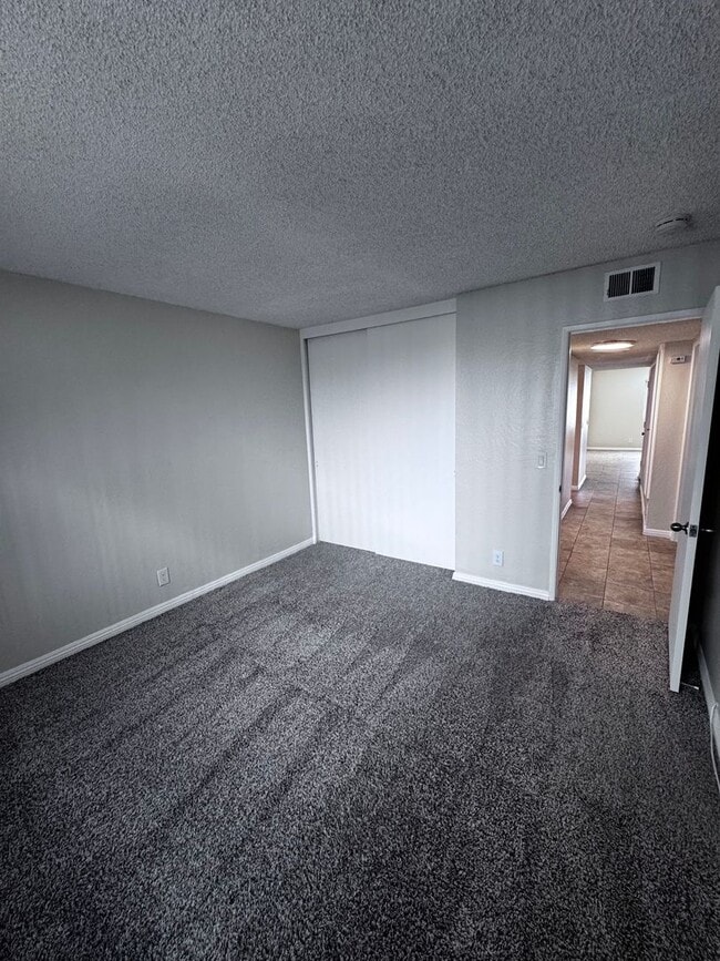 Building Photo - 328 Marguerite Ave