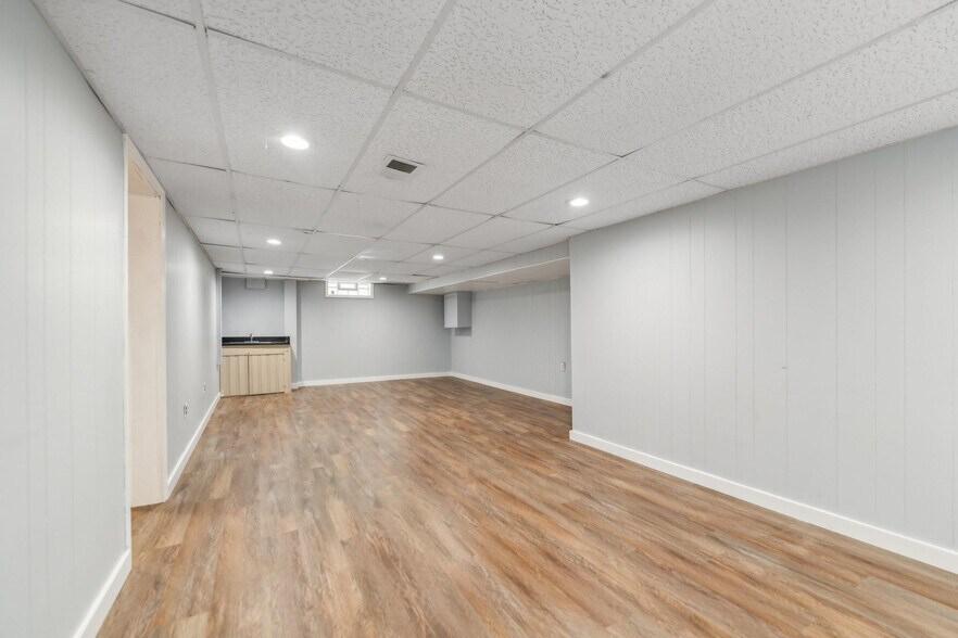 basement living area - 1639 Harwich Rd