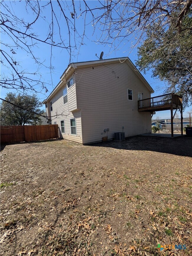 Building Photo - 1270 Hillcrest Dr