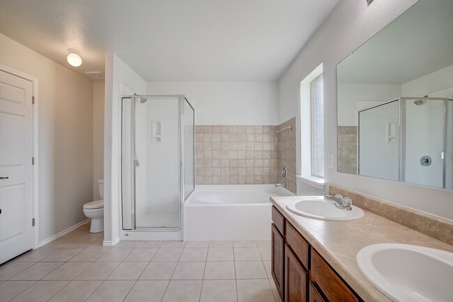 Building Photo - 5800 Silver Screen Dr