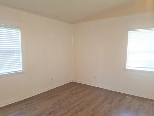 Building Photo - 2105 Ginger St