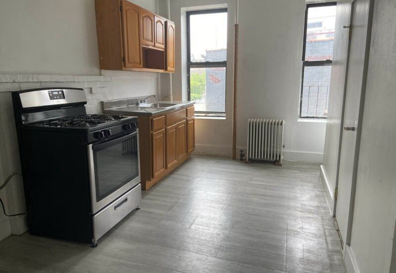 Building Photo - 446 3rd Ave