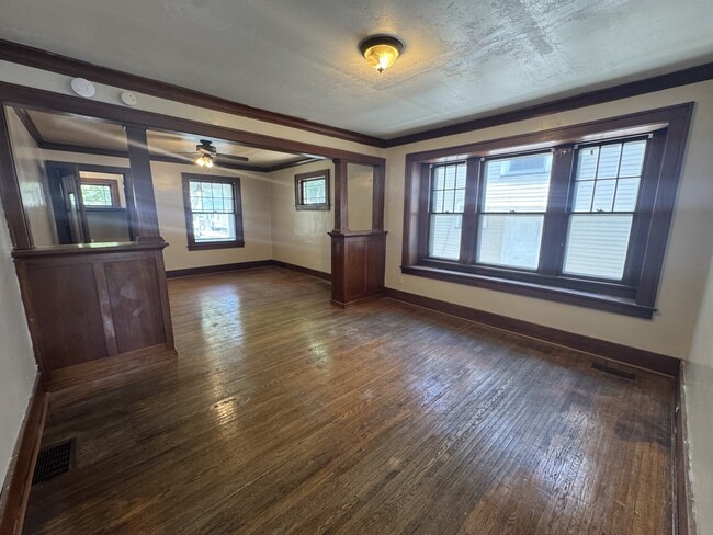 Building Photo - 463-465-465 Glenwood Ave