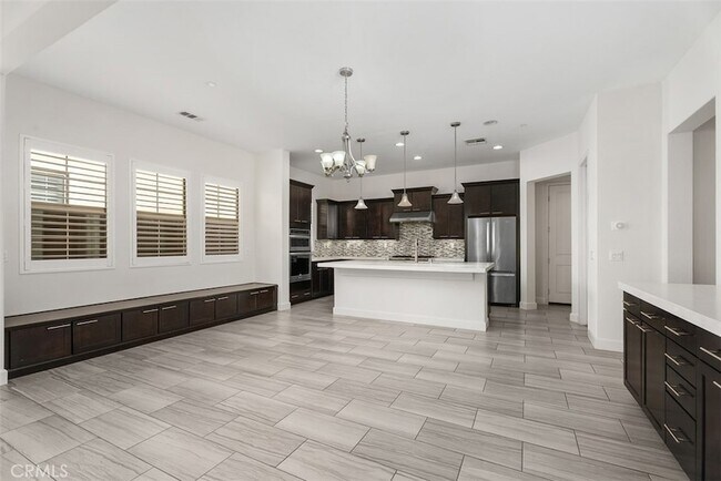 Building Photo - 154 Pavilion Park