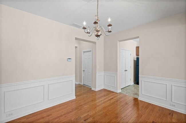 Building Photo - 1821 Willow Branch Ln