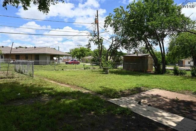 Building Photo - 4355 Boren Ave