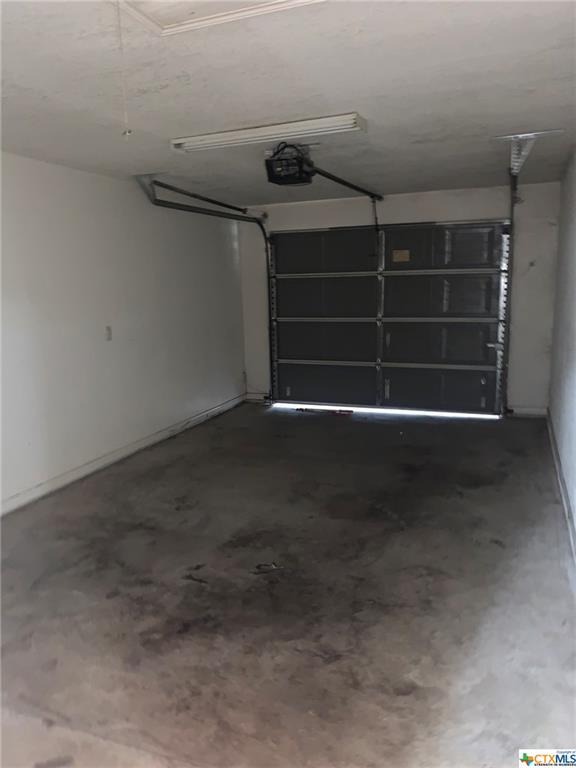 Building Photo - 1625 Pontotoc Trce