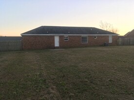 Building Photo - 3511 Drayton Dr