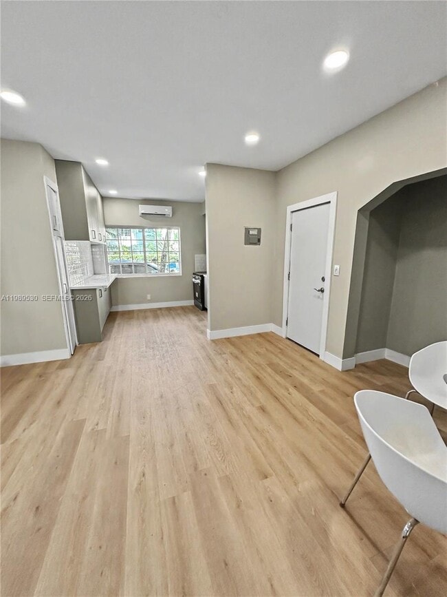 Building Photo - 830 10th St