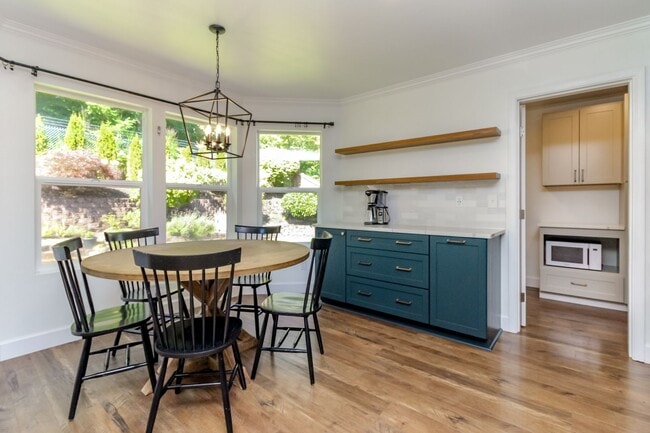 Building Photo - Beautiful upgraded 4 bedroom DuPont home with AC and sprinkler system