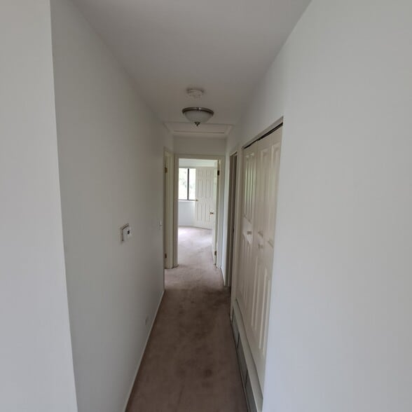 hallway - 226 Arrowwood Ct