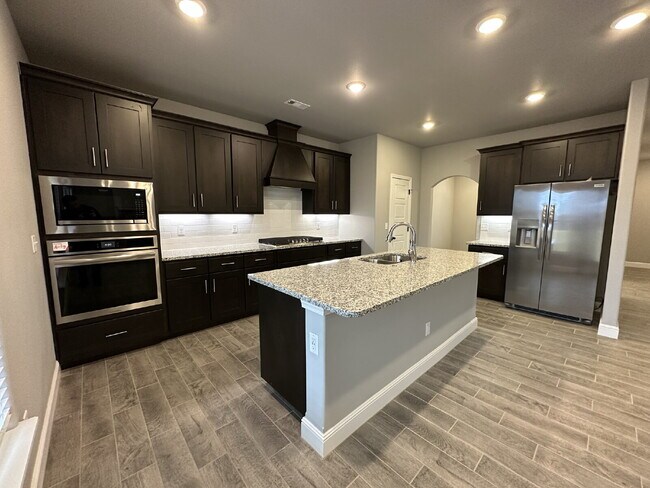 Building Photo - 2040 Tallgrass Ter
