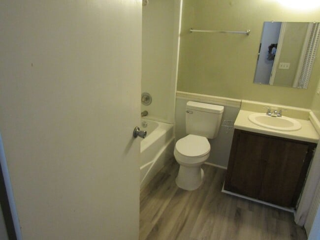 Building Photo - Beautiful 3bd/2ba