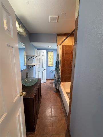 Building Photo - 1227 Avenue Ave