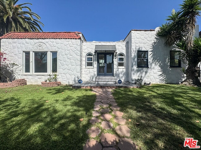 Building Photo - 1043 S Plymouth Blvd
