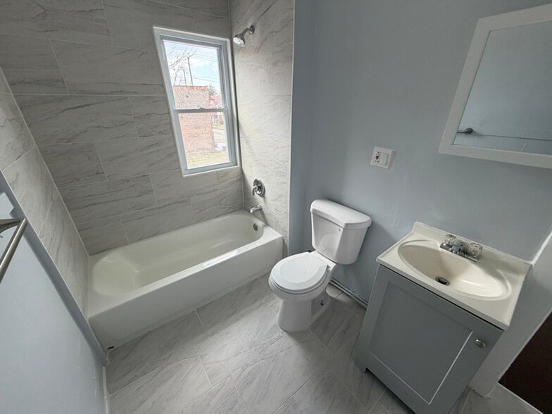 Building Photo - 12614 Forest Ave