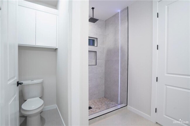 Building Photo - 16 Garman St