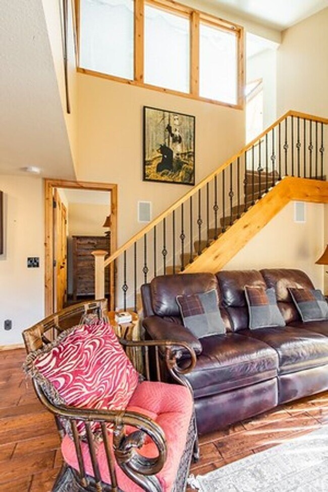 Building Photo - Redpine Chalet