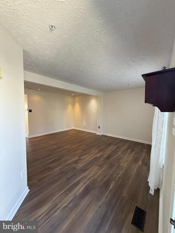 Building Photo - 1064 Jeanett Way