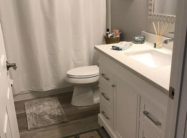 Building Photo - 7716 SE Sugar Sand Cir