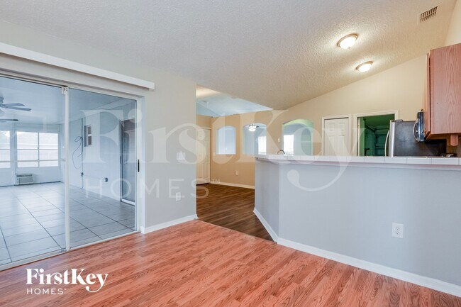 Building Photo - 3075 Blaine Cir
