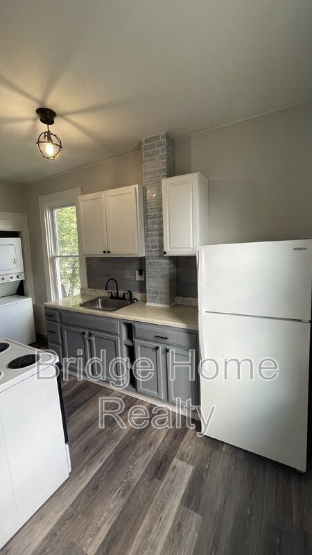 Building Photo - 401 N McKean St