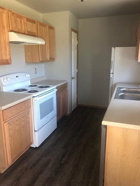 KITCHEN - 464 W Shore Dr