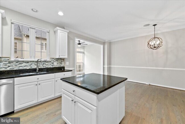 Building Photo - 8436 Kirby Lionsdale Dr