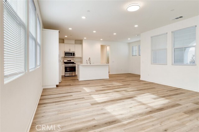 Building Photo - 26149 Park Ave